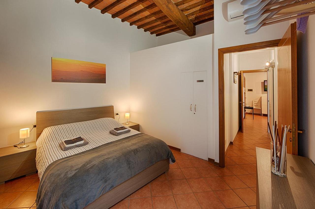 Casazappa - In Centro A Piedi, Parcheggio E Giardino Privato Apartment Siena Luaran gambar