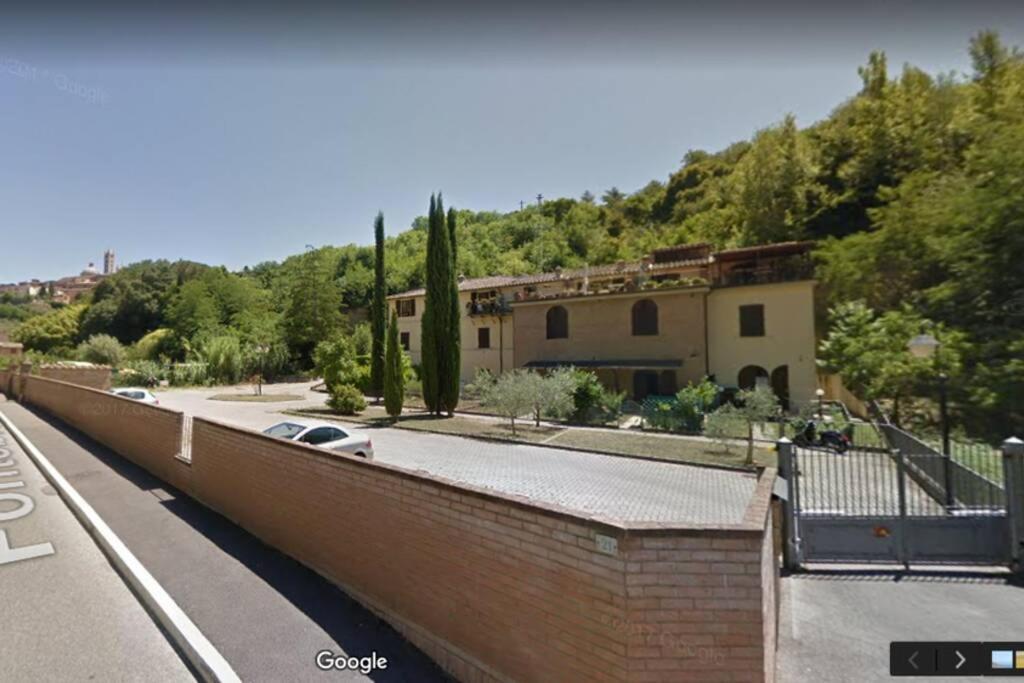 Casazappa - In Centro A Piedi, Parcheggio E Giardino Privato Apartment Siena Luaran gambar